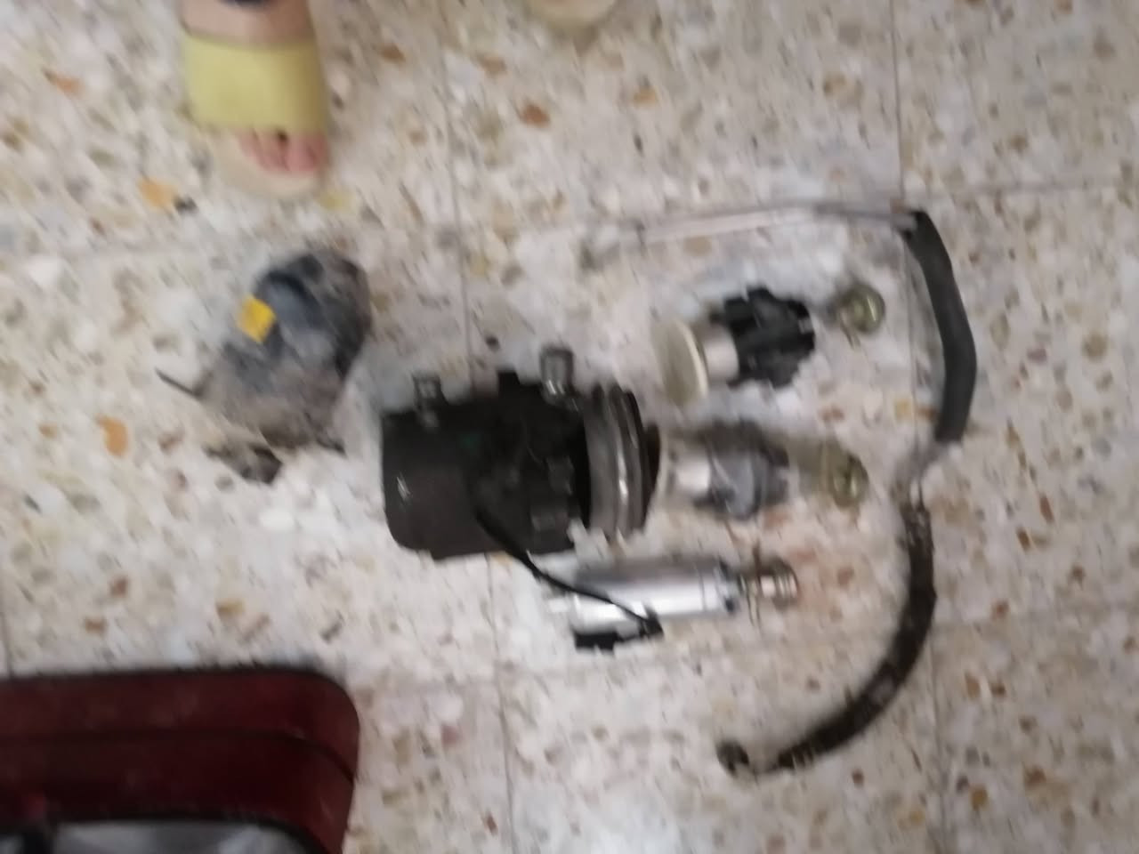 السلام عليكم اخوان
أغراض BMW  735  بدي قديم E32 متفرقة ومنوعة
ابيعهن شلع ب(٧٥٠) الف
عنوان بغداد
***********
متوفر واتساب
