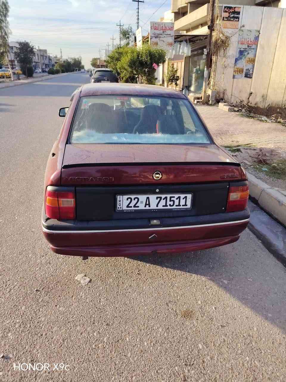 فكترا للبيع موديل 1989 محرك جديد 20 كير اوتو صبغ عام رقم دولي شرط تحويل والغرامات سنويه منتهي سنه شراي يخابر ***********
