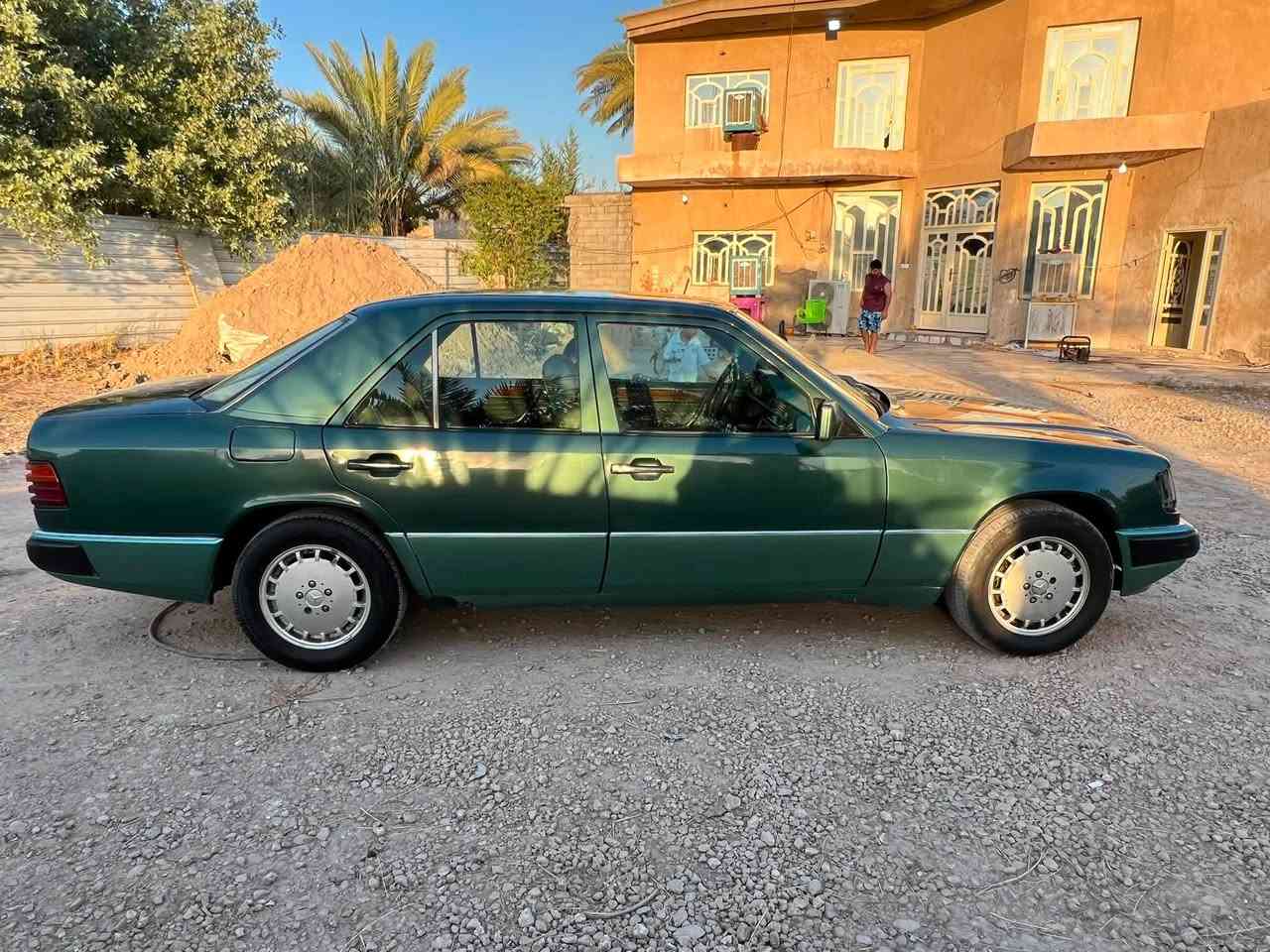 مارسدس دب c300موديل 91
المكينه ٣٢٠بيبي شبح
مكينه خير من الله لا تنقيص لا تبخير

كير ٤نمره شاده جديد 
اكسن جديد
حداديه ستوني نافضه 
تخم تاير  جديد
قواعد دبل بلاد 
تبريد منضومه جديده
كهربائيات كله بلادي 
السياره معمره او مصبوغه عام الجماليه 
السعر 68 وبيه مجال حك الجيه 
عنواني حله أبو غرق 
رقم تلفوني ***********
