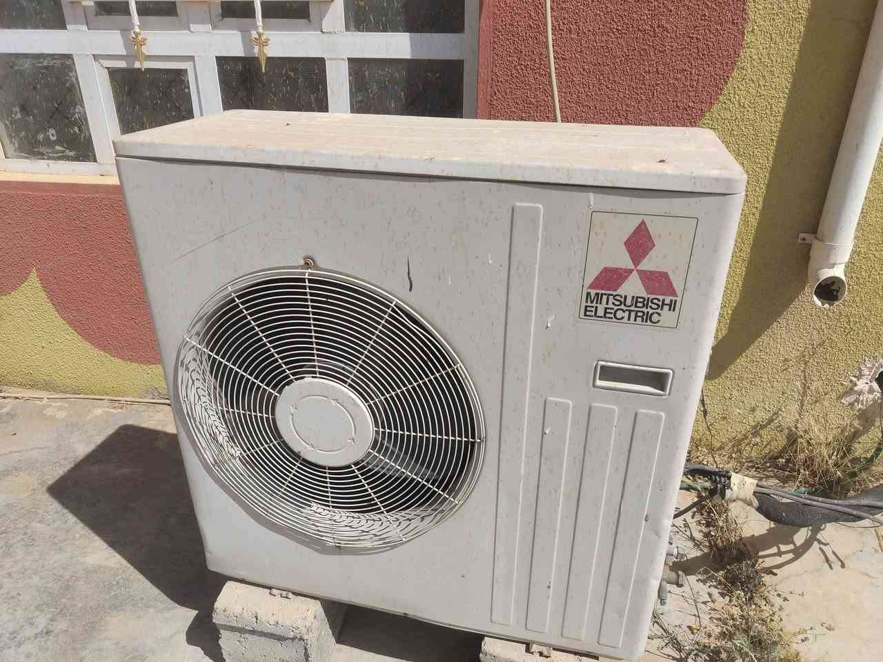 سبلت كنتوري للبيع ثلاث طن نضيف جدا يشتغل بس نقص غاز اتعهد من اي عطل السعر 600وبي مجال مكاني عامريه الفلوجه رقم الموبايل ***********
