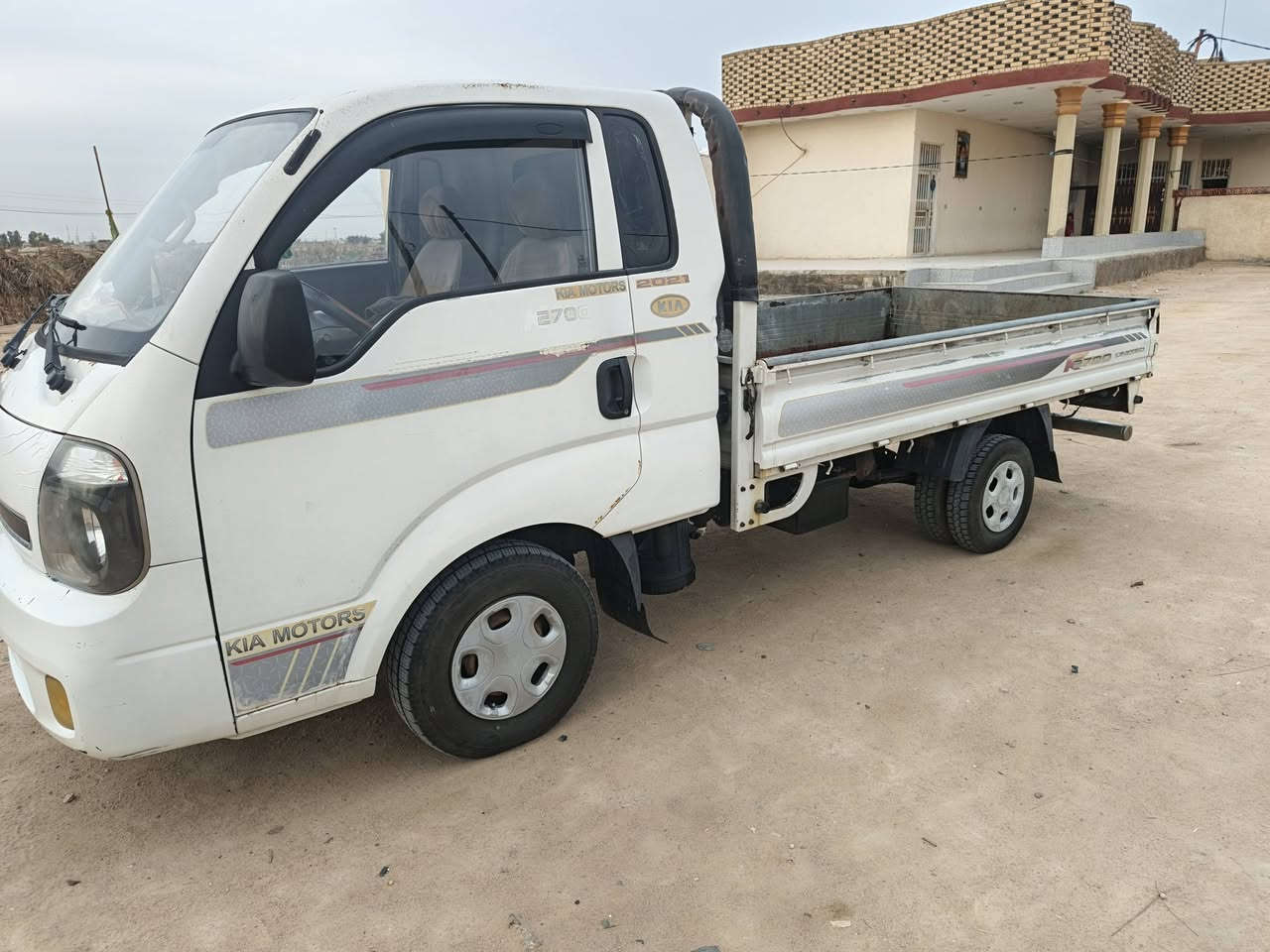 كيا حمل 2013 رقم كربلاء بأسمي
سياره جاهزه من كلشي تبريد ثلج تخم تاير جديد باتري جديد محرك خير من الله وبالواقع احلا من الصور السعر 100$(دفتر)
 قفل متواجد ع الفيس راسلني وبيك خير وادلل


**إذا كنت صاحب هذا الإعلان وتريد حذفه لأي سبب، رجاءا أرسل رسالة إلى الدعم الفني**