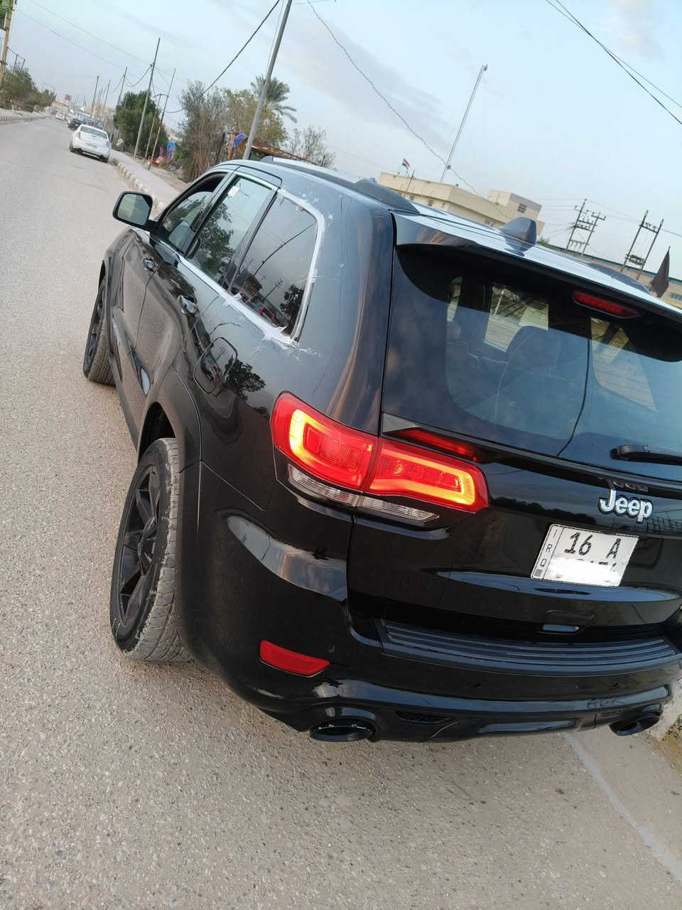 جيب لاريدو 2017 السيارة حادثه كلش خفيف  فقط جاملغ امامي بي طخة  بسيطة ومصبوغ سيارة عليه كت SRTوغراضه الاصلية كله موجودة عندي سيارة جديدة كلش على وضع الشركة كفالة عامة من كلشي نصبته اخت 2023 مواصفات محرك 3600 + بصمة تشغيل عن بعد شاشة جبيرة شفتات ستيرن تحكم ستيرن فول كشنات جلد كشنات كهرباء 
السعر 185 مكان سياره الديوانية ورقمه قادسية باسمي تحويل ثاني يوم شباب سيارة جديدة بلكارتون وتعبان عليه كلش وهذا رقمي ***********
