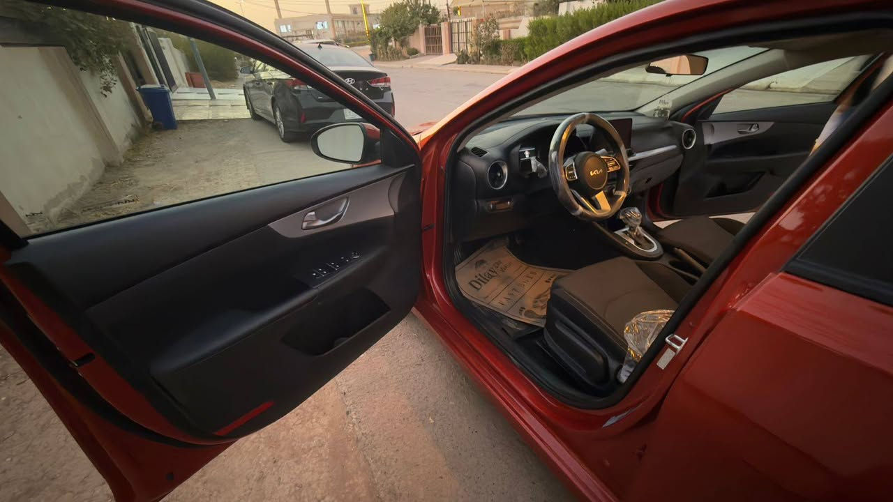 السلام عليكم كيا فورتي موديل 2022 للبيع نصف فول رادار تحديد مسار تحكمات ستيرن سيارة جاهزة ما بيها اي نقص... الضرر جاملغ خلفي يم قبغ البنزين بي شوية معجون وصبغ فقط ... السيارة ماشية 56 الف ميل السعر 145 ورقة 
*********** التواصل واتس
