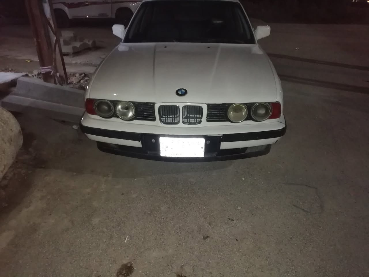 سيارة بي ام مديل ١٩٩٠ حجم ٥٣٠
رقم بغداد سنوية ساقطة ٢٠١٩
راعيهة بلكوت
السعر ٣٣ورقة بيهة مجال حك الجية
 الرقم ***********
