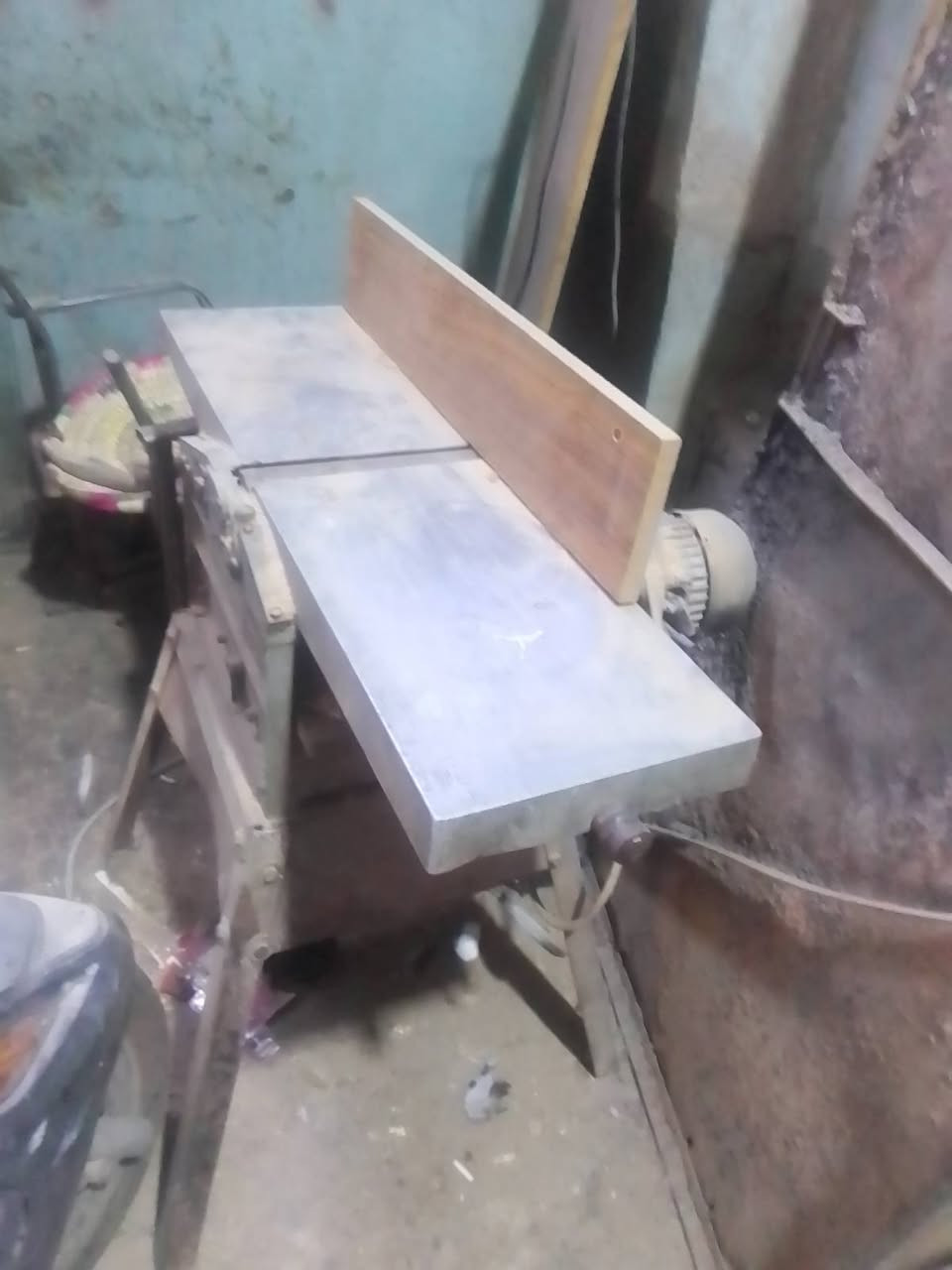 الفريزه ثري فيز نضيفه السعر 550
النمساويه نضيفه فول رنده ودبل شغاله السعر 350
المنشار الصينيه ثري فيز السعر 500
مجموعه شذريه كلهه شغاله السعر 850
الكمبريسر الحجم الكبير السعر 400
الفخات طول 60 العدد 50 
بغداد ساحة الشهداء قرب التقاعد العامه
***********
