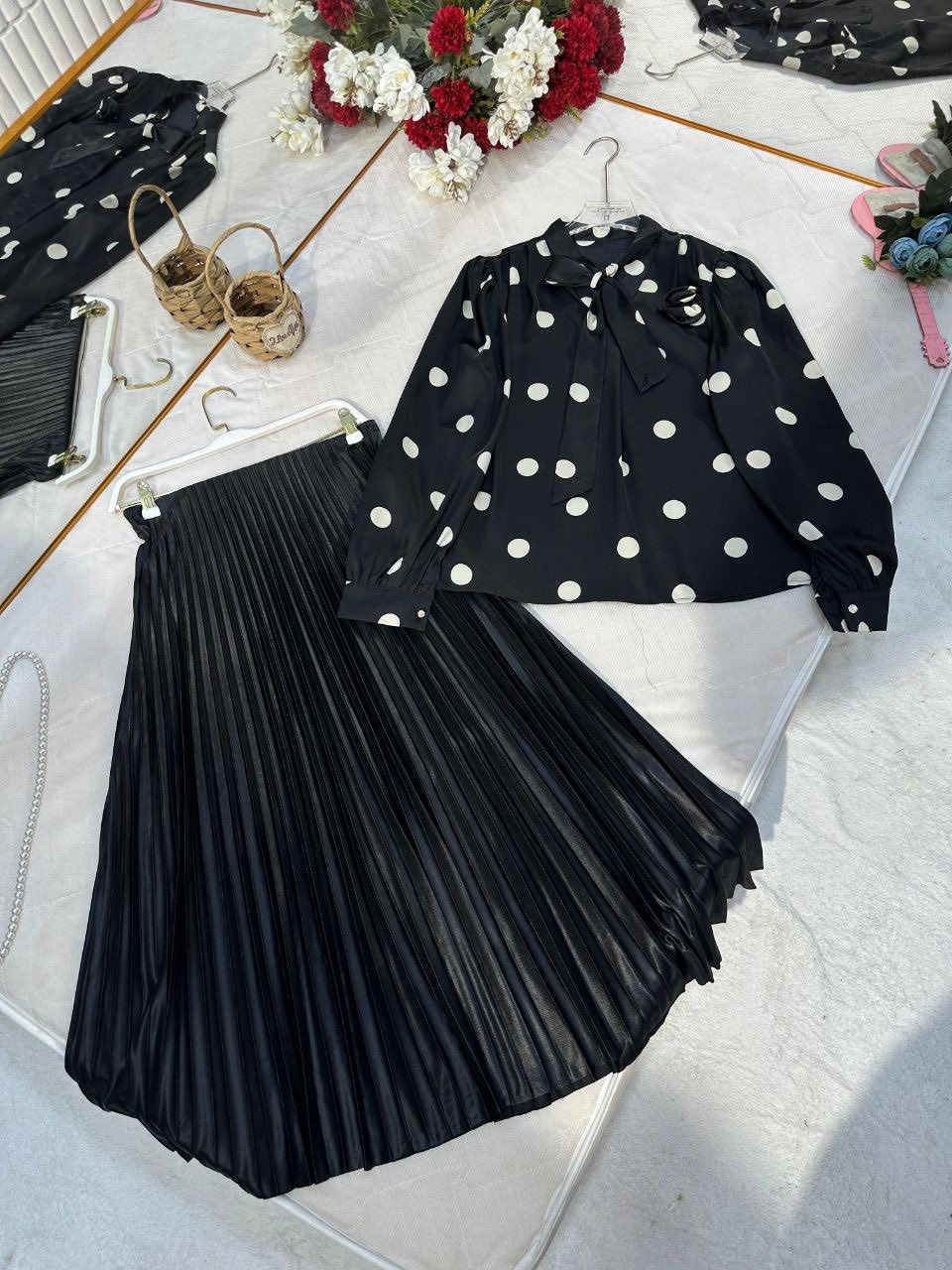 قميص+تنورة 
الخامة ممتازة وفحص بوجود المندوب ما حبيتي القطعة رجعيها🙈😍
التوصيل مجاني لجميع المحافظات 
القياسات 38–48


**إذا كنت صاحب هذا الإعلان وتريد حذفه لأي سبب، رجاءا أرسل رسالة إلى الدعم الفني**