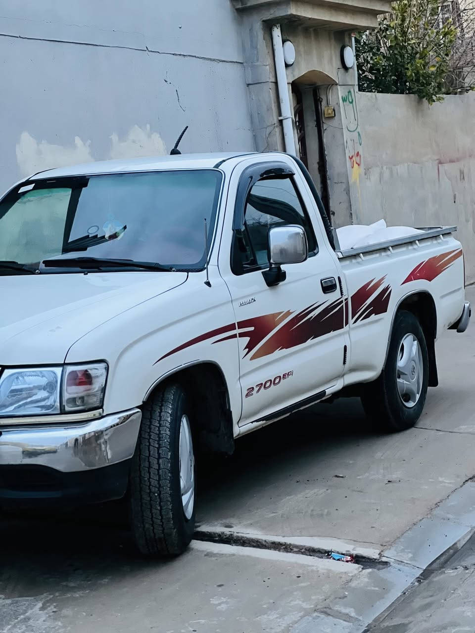 إسلام عليكم بيكم هايلوكس ٢٠٠٤ وضع شركه حار بارد بور بل صبغ محرك كير اكسن كله شرط بيكم وضع شركه جديد السعر ١٤٥بيه مجال شي قليل ال موشاري لا يتصل ***********
