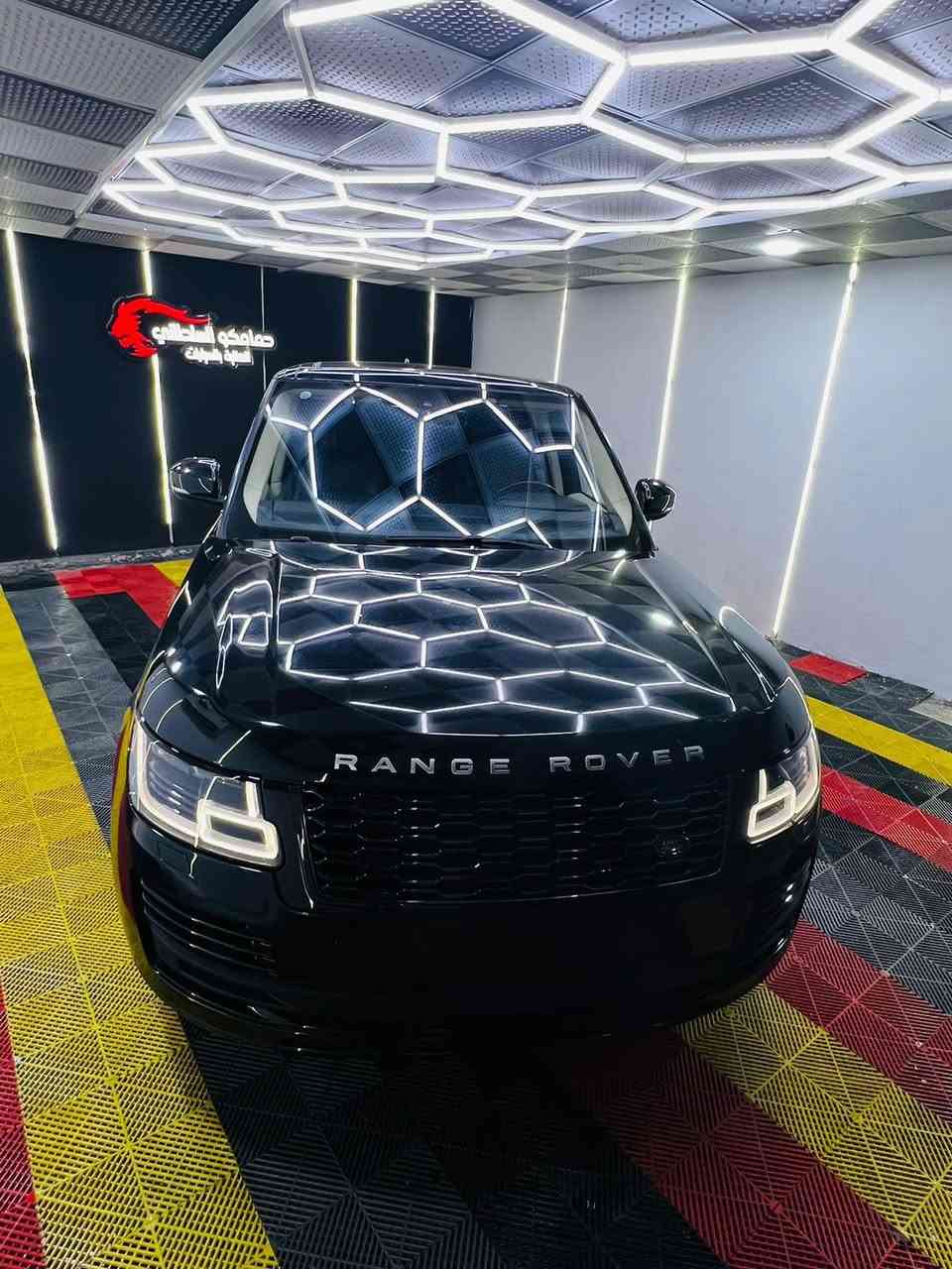 السلام عليكم ورحمة الله وبركاته 
 اللبيع Range Roverوارد امريكا
صبغ دعامية امامي فقط وتكحيل كارت بجاملغ الايسر 
ماشية 67 الف مايل ماشيه بلعراق فقط 3 الف@إشارة
موديل :2020محرك 8 سلندر سوبرp525
اللون : اسود 
المواصفات:  
سقف بنوراما وجلد 
نظام تعليق هوائي 3 وضعيات (جكات تصعد وتنزل اوتو +يدوي )
قيادة ذاتية 
اوتو ستارت 
اوتو بارك 
اوتو ستوب عند الاقتراب من سيارة اخرى
اوتو هولد
مانع انزلاق 
سايد بريك اوتو 
نقط عمياء 
5 كاميرات محيطية 
رادارات امامية وخلفية وجانبي 
تغير زاويا الرؤية بالمري عند الرجوع الى الخلف
انارة ليلية وكشافات ضباب ولايت اوتو
خمس بصمات ع الابواب 
صندوق كهربائي شفط
ابواب شفط  
تحكم بالتكيف تبريد وتدفئة من الشاشة 
كرسي السائق تدفئة وتبريد 
كرسي الراكب تدفئة وتبريد 
كرسي السائق 3 وضعيات خزن ميموري 
كرسي الراكب 3 وضعيات خزن ميموري 
تدفئة بالستيرن 
المقصورة الخلفية تبريد
تحكم منفصل بالمكيف 
تحكم كهربائي بالكشن 
انارة محيطية 
انارة ترحيب
السعر470
***********
