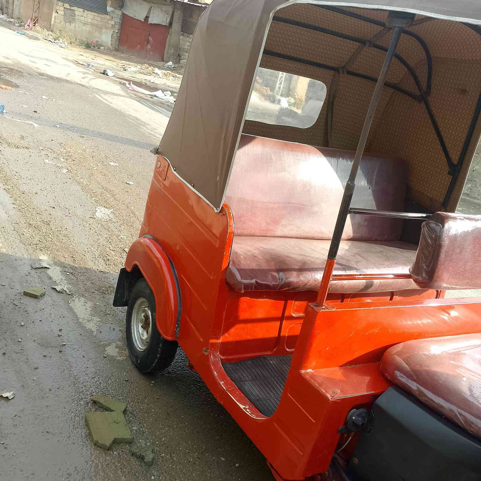 سلام عليكم تكتك البيع رقم وسنويه التكتك خير من الله تكتك حلوه تخبل 2018 /11 تجي  وتكلب وتقتنع محرك خير من الله  الاتصال الرقم *********** خابر ودلل السعر 5700 وبيه مجال
