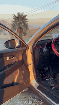 کیا سپۆرتاج مۆدێل ٢٠١٢
ساخە  سەیارەکە براوە نیە 
بۆیاخ ٥ پارچەی هەیە لەسەر ساخە 
سەیارەکە فولە بەس پانۆراما نیە 
شوێن ڕانیە   
ژ.م    ***********.
