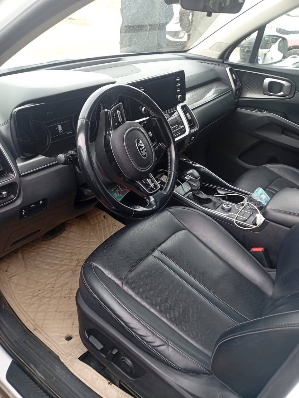 سلام عليكم كيه سورنتو أمريكي موديل 21
حادثها جاملغ خلفي سياره فول عدا بنرامه كشنات أمريكي تخم تاير جديد سعر 230$ وبيها مجال رقم ***********
