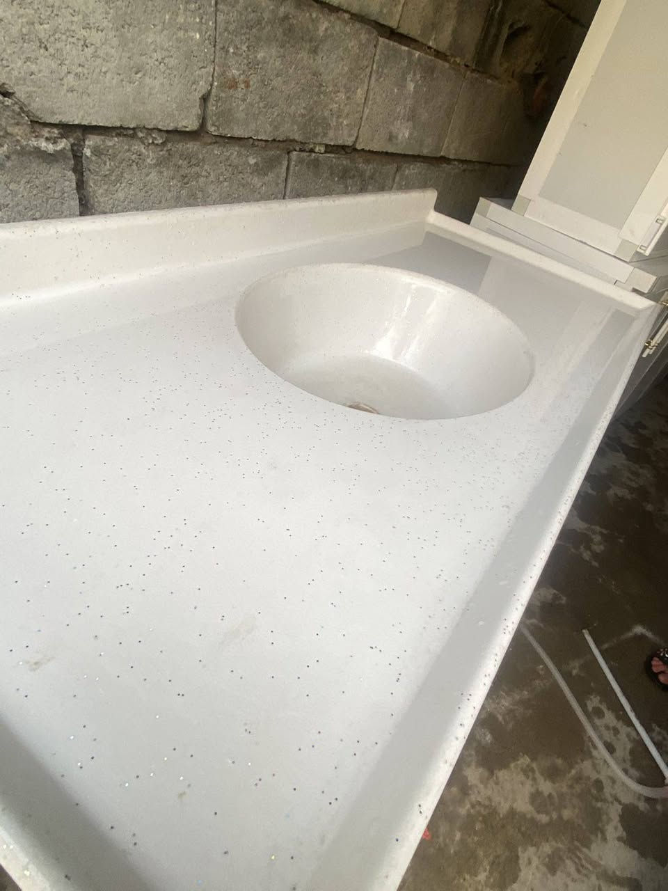 کەوانتەری ئەلەمنیۆم هەڵواسین دەستکردە لۆک لۆکە لەزگەی تازەیی پێوەیە دوو مەتر سنی مەترونیو شوێن سلێمانی گەیاندن هەیە نرخی ٢٤٠ هەزار معامەلە نامە بنێرن یان تێل *********** vaibr .w
