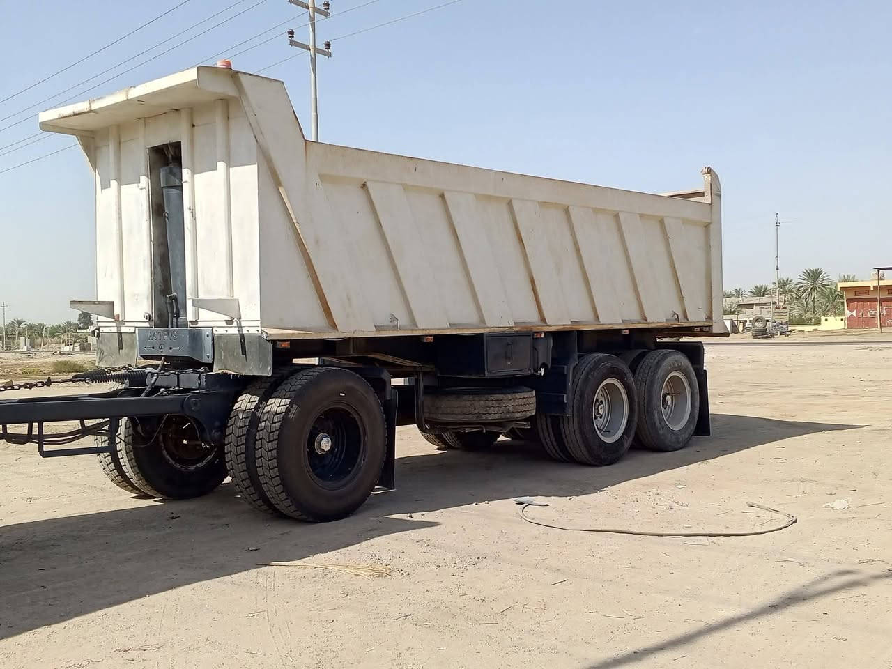 البيع مقطورة مايلر تفصال بغداد 2021 طول 725رتفاع 140 مقطورة خفيفة حيل تخم تاير جديد كهربايات هواء بريك كلة جديد شاصي ودناكير 16 مكان صويرة ***********
