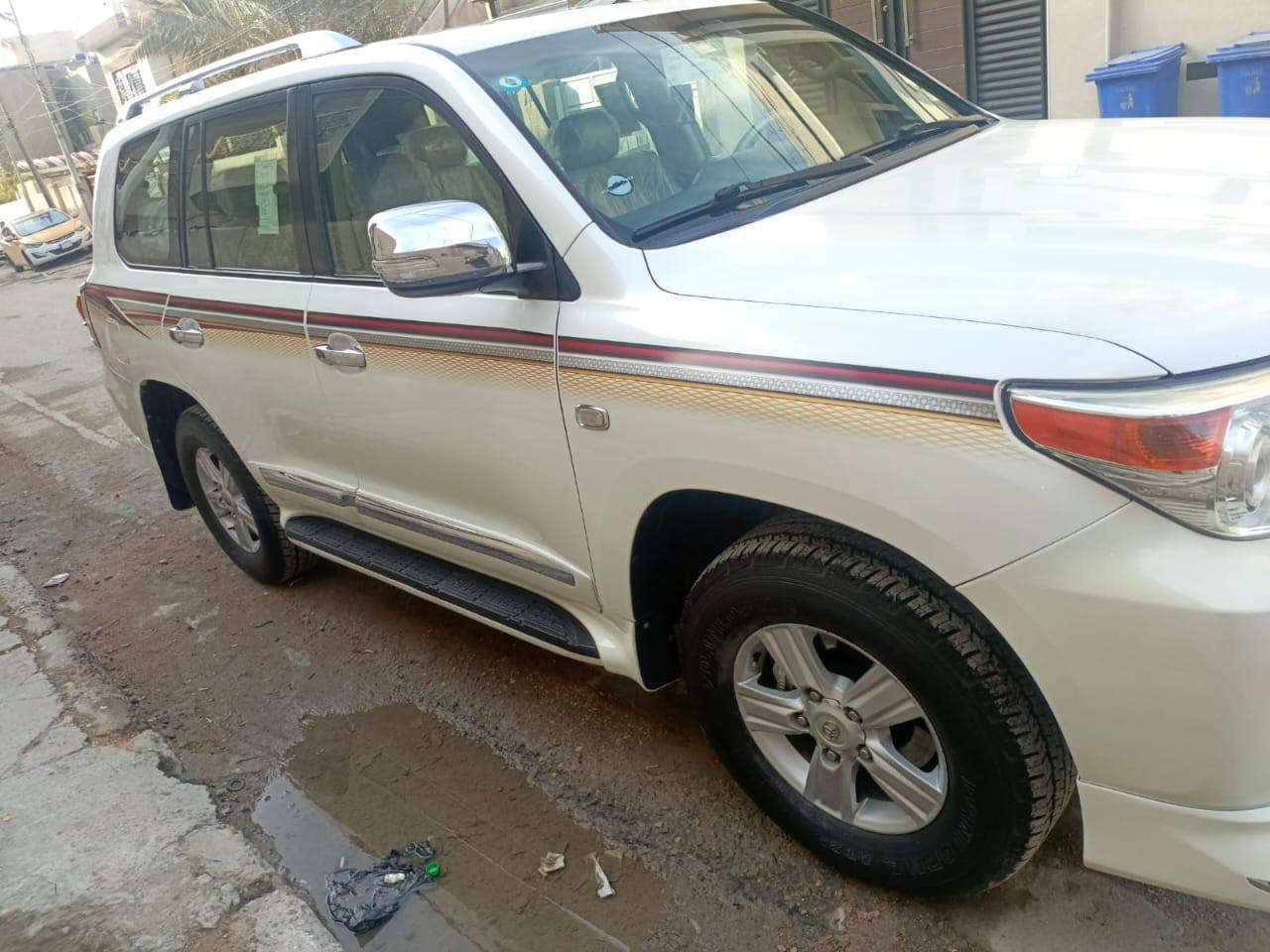 سلام عليكم للبيع لاندگروز موديل 9محدثه 15خليجي السونار مرفق ويه الصور السعر 275وببها مجال للاستفسار اكثر ***********ألعنوان بغداد
