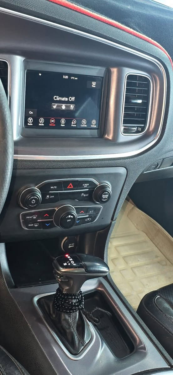 جارجر للبيع موديل 2019 رقم بغداد باسمي فول مواصفات حادث موجود بالصور حادث امريكا بنيد وبيها شخط نصبغ باب والجاملغ الامامي وطلعت بيها قطعه كلير سونار موجود مال مركز باشا سيارة فول مواصفات 
كشنات تدفئة - تبريد 
ستيرن تدفئة 
الكشنات الخلفية تدفئة 
ميموري 
مري قلابة 
كشنات اثنين كهرباء 
فتحة 
السيارة كامله ما بيها نقص 
مبدل الها منظومة لايت عدسات شاد اصليات 
ماشية السيارة 118 
السعر 189 
ما متواجد عل الفيس 
***********
