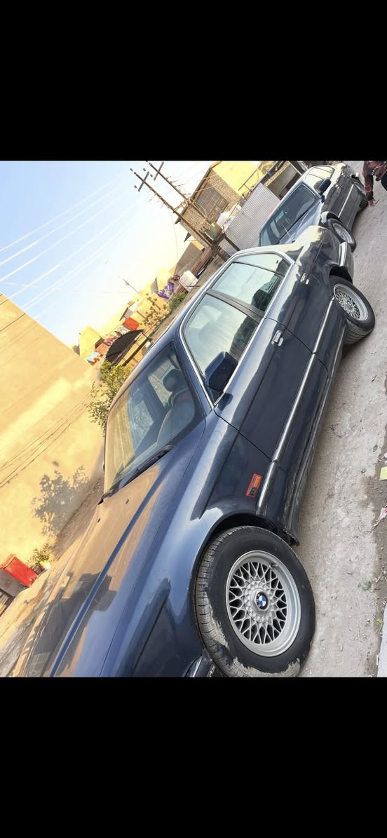 BMW 735 i اصل بليته وسنويه.
رقم بغداد نكليزي بسمي سنويه 2028 
مكينه وكير وحداديه. وكهربائيات كلها بشرط 
جاهزه خير من الله  مكاني محموديه بيع مستعجل  السعر45 وبيها مجال 
***********

