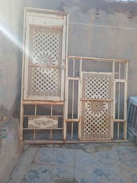 مكلف بلنشر باب للبيع ‎0781 477 6502