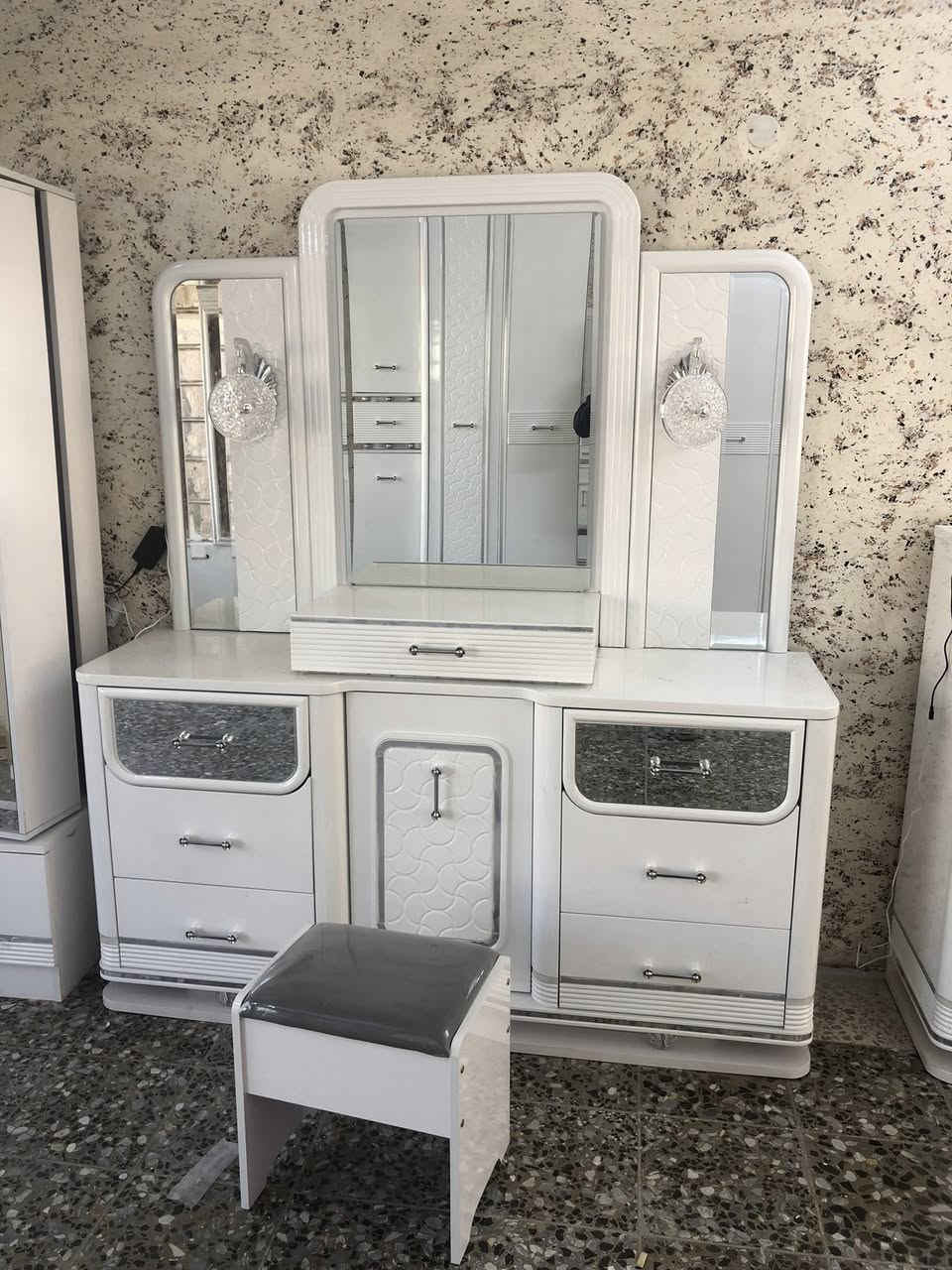 غرفة نوم جديدة درجة اولى ١١ قطعة المكان حي الجهاد - الاساتذة الشراي يتصل   ويتدلل ***********
