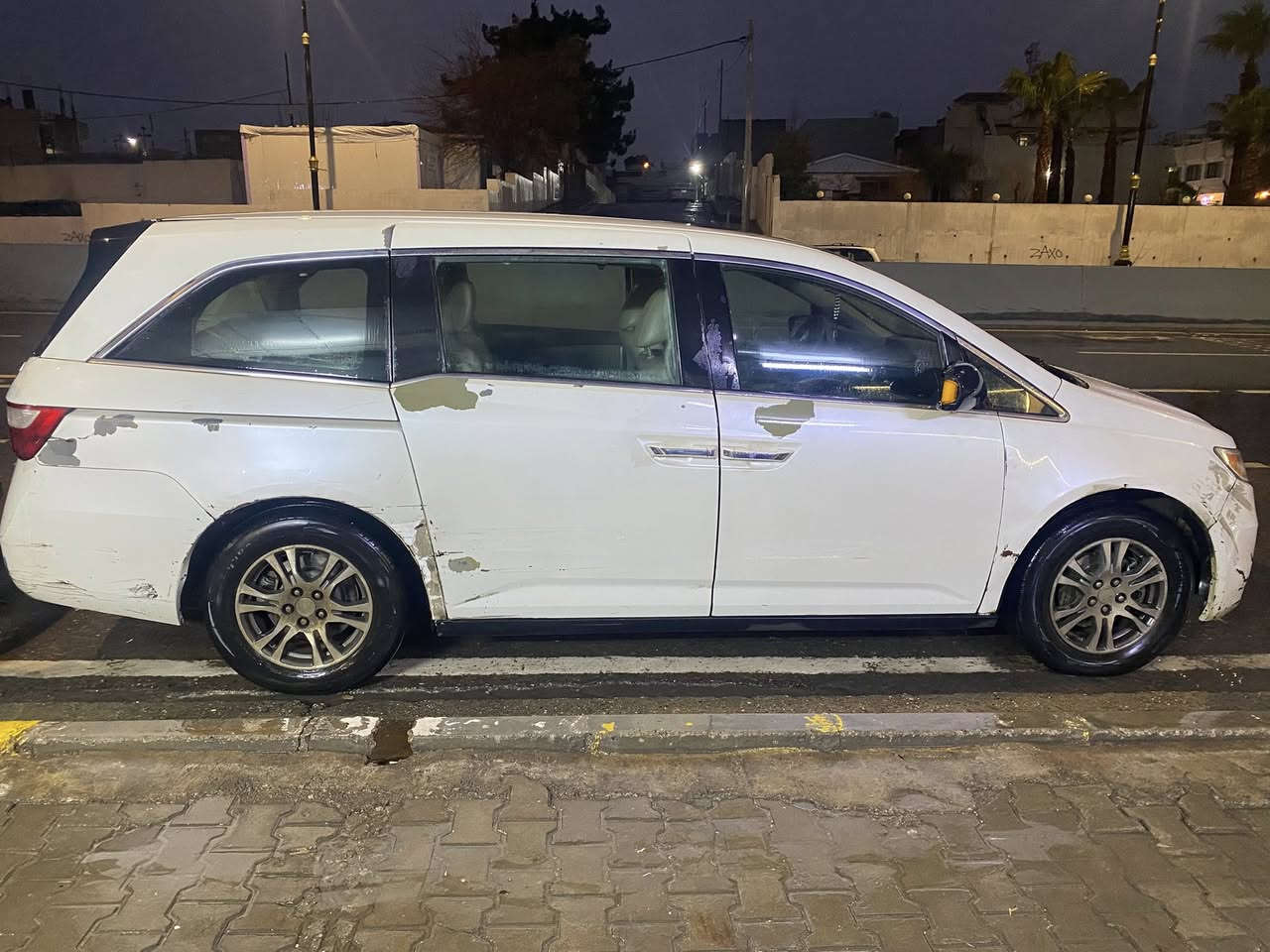 السلام عليكم 
هوندا اوديسي 
موديل 2013
رقم اربيل هزه وسنويه جديد
السياره بدون حادث كلين 
سلايد
سويج
كامرا خلفيه
حساسات خلفيه
ابواب كهرباء
صندوك كهرباء
كشنات كهرباء
كشنات تدفئه
شاشه بلاديه
تبريد 3 قطع
كشنات جلد
السياره 8 راكب بلادي
الكشنات الخلفيه بلع
ويل كب 17
السياره محور كير ومكينه افلون
كامله شغاله والحمد لله
مكان السياره بغداد
السعر 100 وبيها مجال
‏‭0784 820 1816‬
