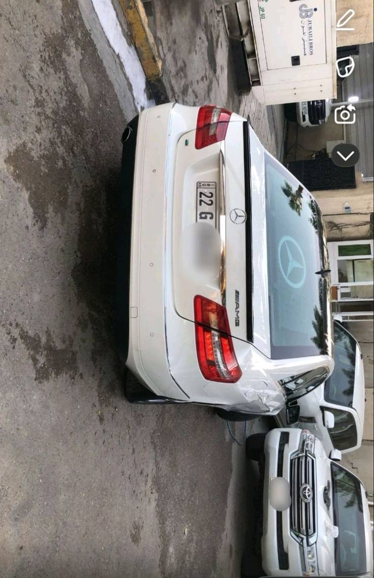 السلام عليكم
للبيع او مراوس حسب قناعه

ورجاء لاتقارنه بلمصبوغ وتعبان لان سياره صلوات ع نبي نضيفه وفول 

مارسيدس W212

Mercedes-Benz E200 - W212 E-Class 2010  

وكاله بدون حادث ولا صبغ كفاله عامه ع وضع الشركه

رقم  22 اربيل شرط التحويل 

جاهزه كير محرك تبريد كله بشرط 

موصفات فول
  - زراك لايت - شاشه وموس + تدعم خرائط + كامره  -تحكم ستيرن جهتين - كشن نص جلد وقماش + هيتر تسخين تدفئه وكهرباء - كروز سرعه ومانع نزلاق - بك لايت لد - حساسات امامي خلفي وحساس مطر

وهواي موصفات بيه ماذكره 
سعره 150 ورقه ومجاله كلش بسيط
مكان سياره بغداد عطيفيه او كراده 
الاتصال فقط او واتساب *********** حيدر