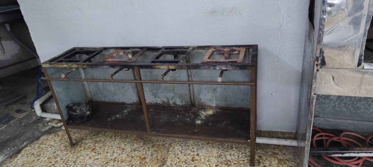 أغراض مطعم للبيع 
***********
***********
