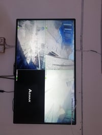 بلازما • ٥٣ بوصة • خط أحمر ضعيف