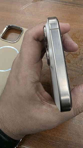 السلام عليكم ،، أيفون 16 برو ماكس لون ذهبي ذاكرة 256 بطارية 96 مامشخوط ولا مبدل بي أي شيء مشحون 304 والجهاز مامفتوح .العنوان الديوانية للاستفسار أكثر عبر الواتساب ***********….
