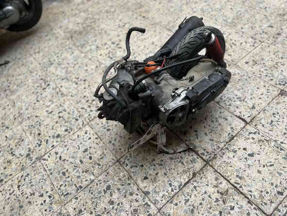 سلام عليكم 
مكينة ماكس عدله كامله  ما عدى الستان شغاله ما عوزه شيء 
بوشه 55 المكان عواشه   متواجد سيمكارت ***********
سعر 200 وبيها مجال حك جيه
