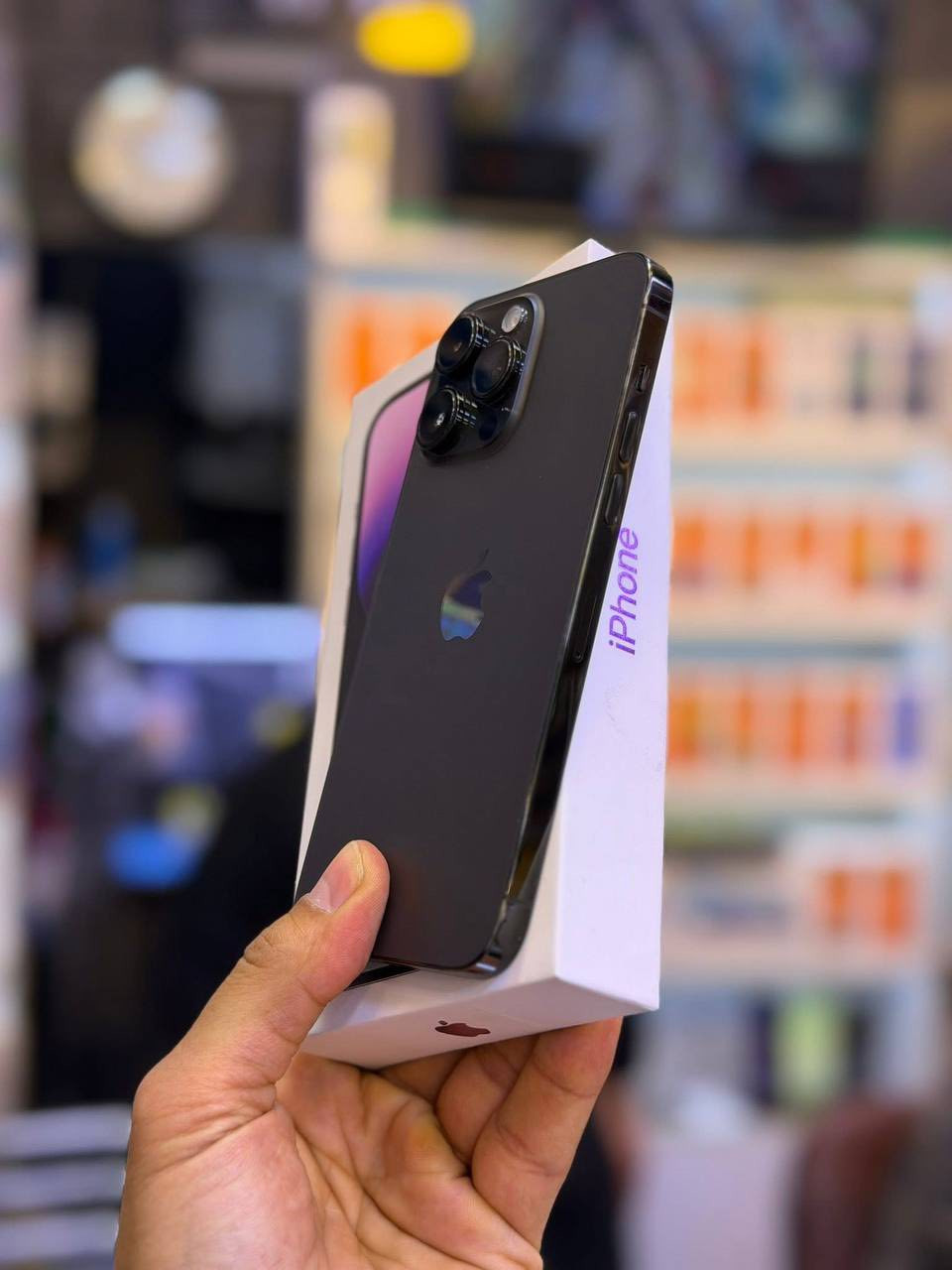 ايفون 14 برو ماكس دبل سيم كارت وكاله اصلي  ذاكره 256 بطاريه 91 جهاز  نضافه شخط واحد مابي داخل ضمان وكاله مع ضمان 5 ايام من مركز وين ميعجبك افحص على حاسبه كله نورمال وتر بروف الون مميز الاسود  
السعر 900 الف قفل اقوى سعر العنوان بغداد البياع 

***********
