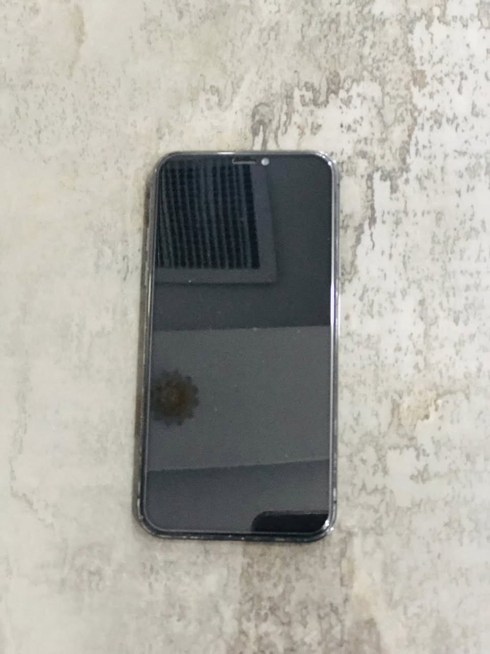 ايفون اكس للبيع مبدل شاشه اصليه وبطاريه الباقي لوك 
كامره فول جهاز مابي عيب سعر 125بي مجال مكاني حي
العسكري ***********
