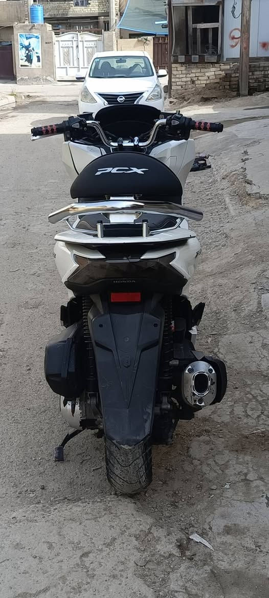 جيل الرابع pcx ياباني محرك 150cc دراجة جديده حيل سعره مليونين وربع وبيه مجال بصيط  العنوان الدورة ***********
