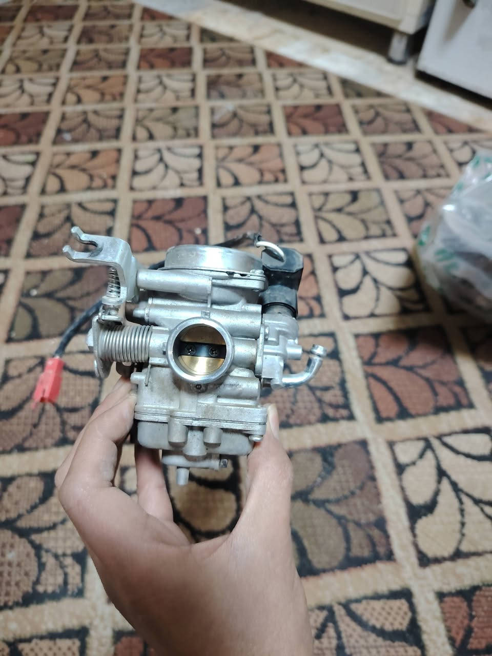 السلام عليكم كفرات منغولي اصلي مختم السعر 35بيهن مجال قليل الكابريتر مشدوده يومين ومنزله السعر 27بيه مجال الكفرات مال الزعره اصلي كاملات السعر كفافي هيه والذيل الحيه 20بدون عمله الرقم ***********الخاص مفتوح
