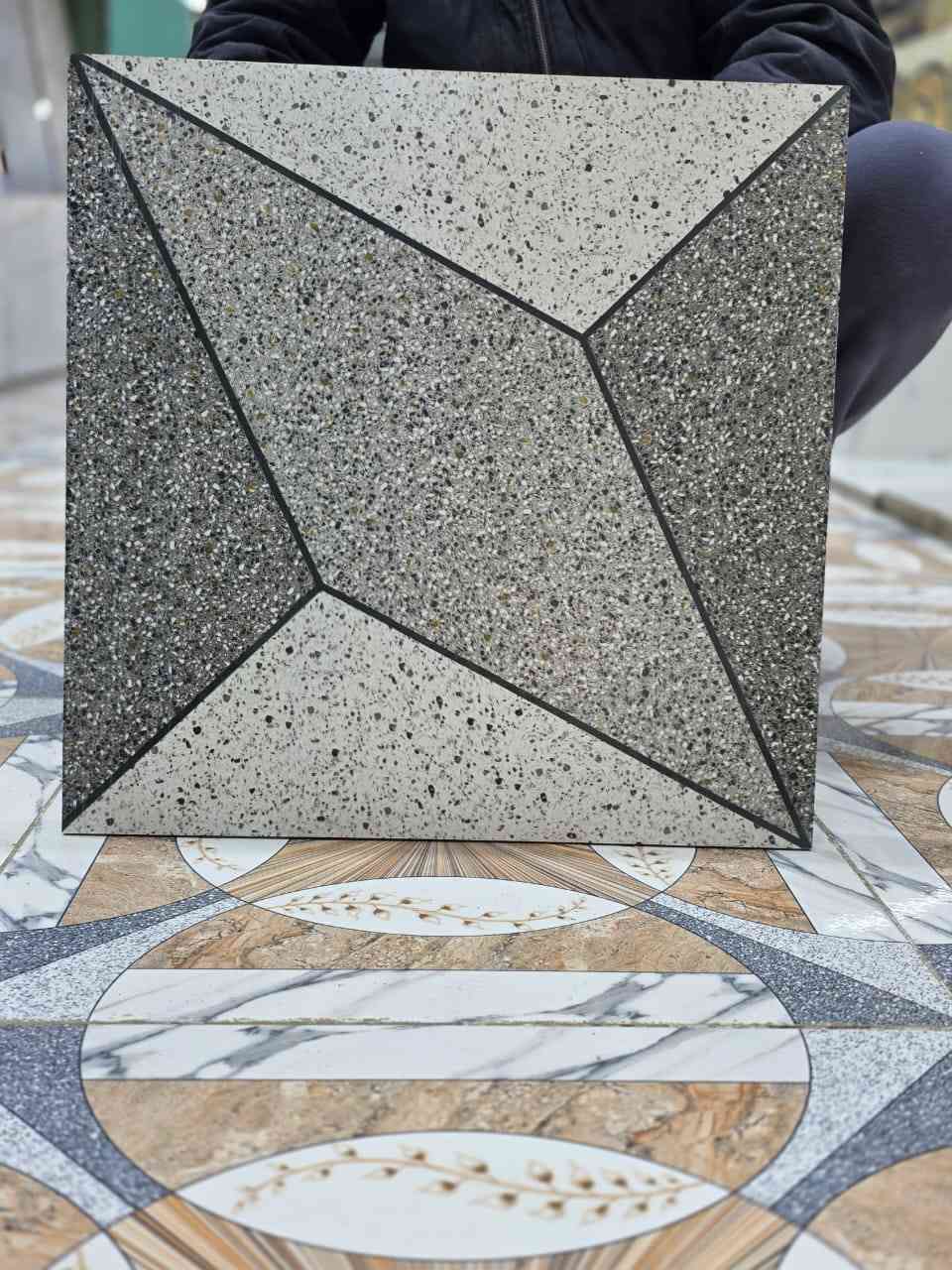 عرض خاص المده 5 ايام خصومات بل الأسعار  ارضيات كراج وبورسلين كميات مكان الصويره تقاطع حي زهراء يوجد خدمه توصيل  سارعوا الحجز  (( قبل صعود الأسعار )
،***********
