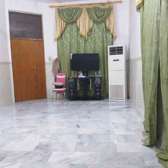 بيت للبيع ٣٦ مساحته 200متر 

يحتوي على غرفتين وصاله ومطبخ وبراني وصحيات خارجيه وداخليه 

للاستفسار اتصال 

***********
