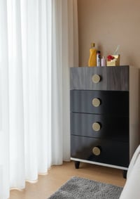 غرفه تجنننن تركيه ٨ قطع مع مرايا طويله اضافيه ضامتها ضخمه ونازكه بنفس ...