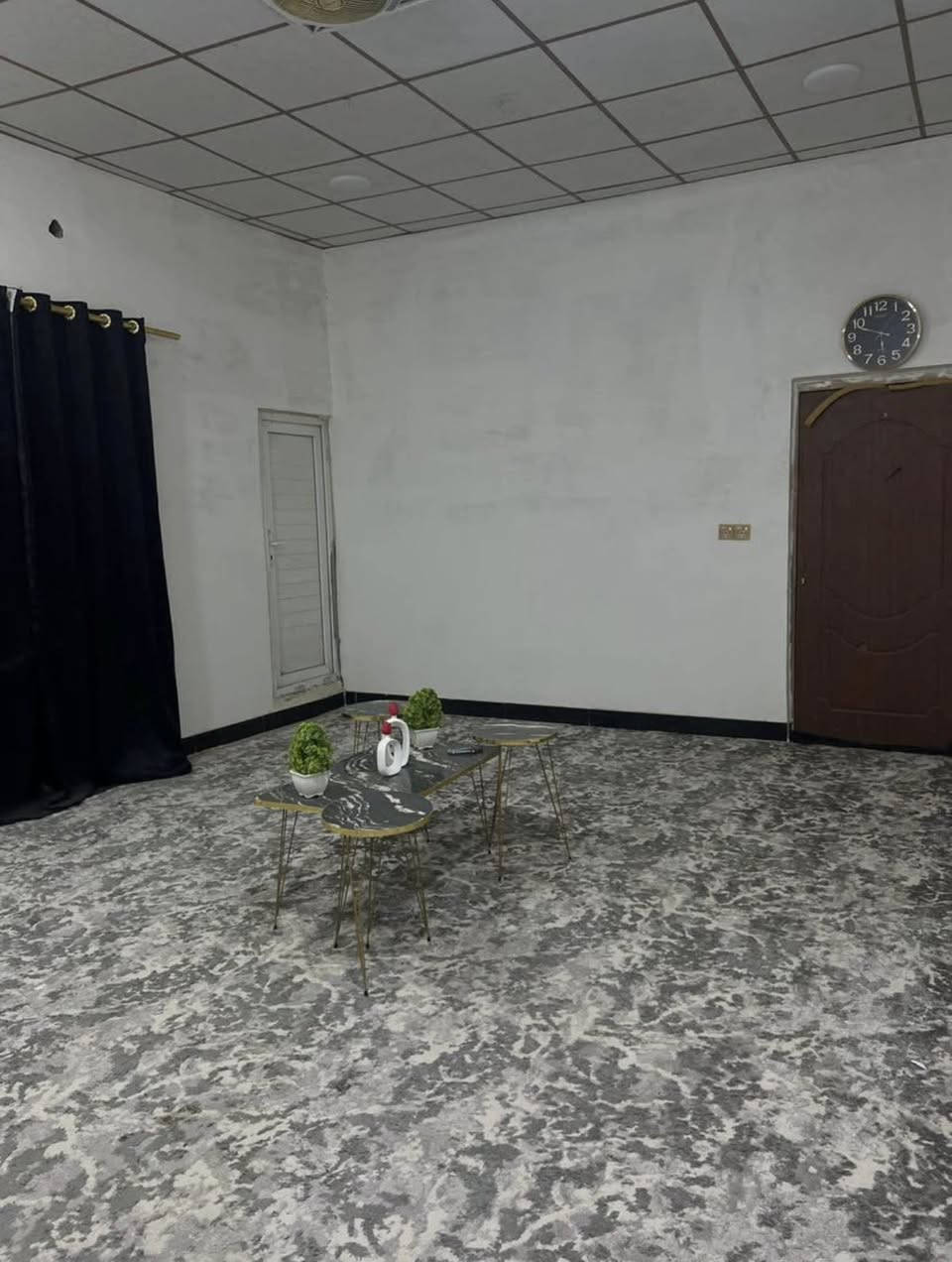 المساحة: .172 م²
سنة البناء: 2018 والترميم 2024
نوع البناء :بلوك
طابو عراقي وبيه وكالة
الطابق الأول: غرفة نوم + استقبال + صالة + مطبخ + حمام)
الطابق الثاني :3 غرف نوم + استقبال + حمام
ابو الخصيب شارع محولة الزهير
أقرب نقطة دالة: عيادات الكوثر 
💰 السعر المطلوب:115 وبي مجال بسيط
***********
