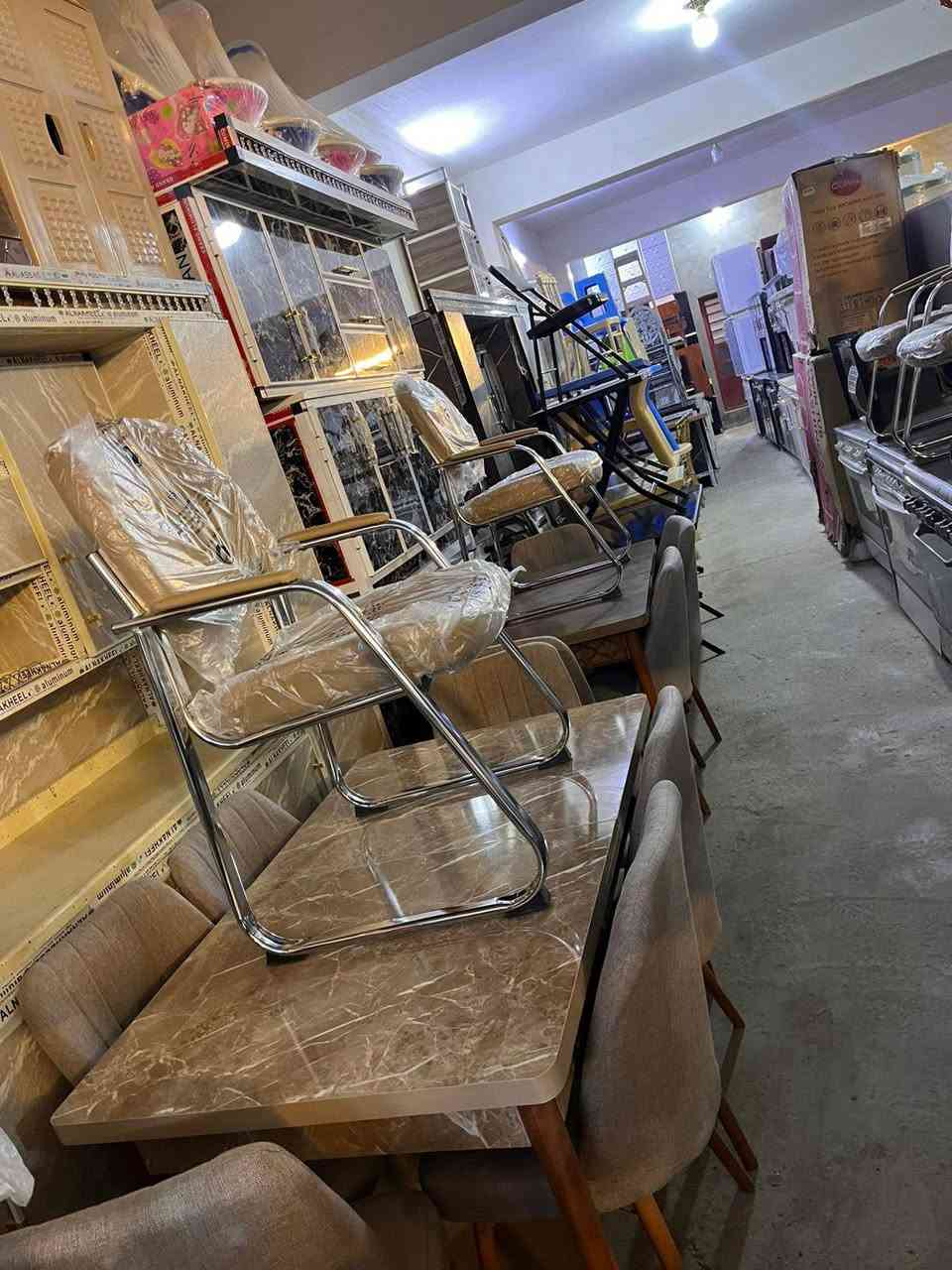 السلام عليكم توفرت كراسي دوار الاصلي متوفر بي الوان العنوان شارع ٤٠معرض المدينه للاثاث ***********
