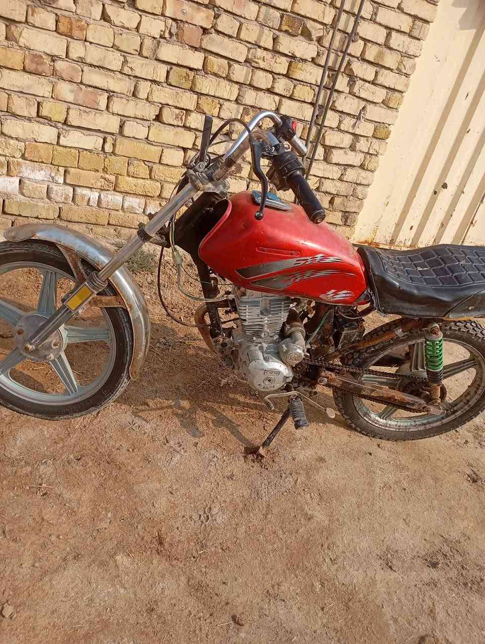 دراجه فيوم البيع كلك 200وبيه مجال
***********
