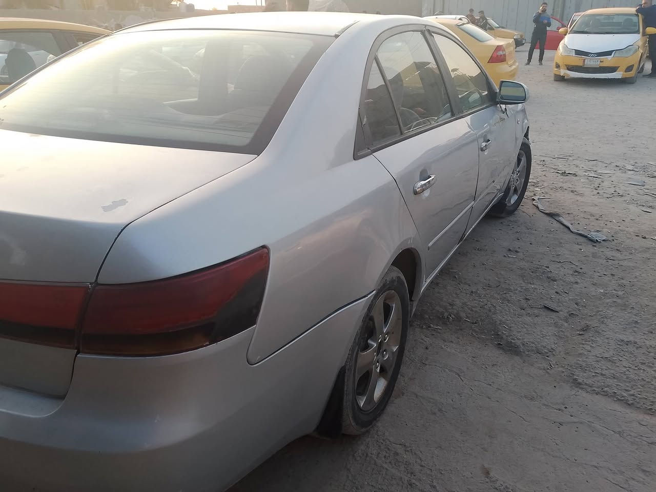 سلام عليكم
سوناتا 2006 مكينه 2400 خليجي بيه 5 قطع مصبوغه عام 
رقم مثنى بسمي مكانه بلحله اسعر 79
***********
