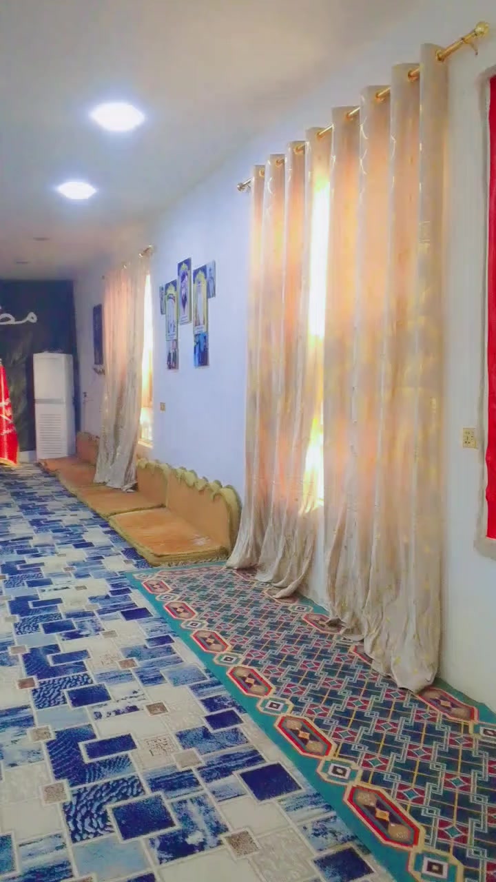 بيت ٣٩٠ متر مربع يحتوي علئ بيتين بناء حديث ٢٠٢٥ طابوق جمهوري البيت الاول يحتوي علئ غرفة ومطبخ حار وبارد وصالة وصحيات وحوش صغير والبيت الثاني غرفتين ومطبخ ومضيف جبير  وصالة وصحيات وحديقة جبيرة  صنف الأرض طابو زراعي ٢٥ بي سند الموقع منطقة الحميدية نهاية شارع المعسكر بالاخير البيت بصف الركن خدمات متوفرة مجاري مربرط علئ الرئيسي السعر ٧٠ قفل للاستفسار الاتصال على الرقم ***********
