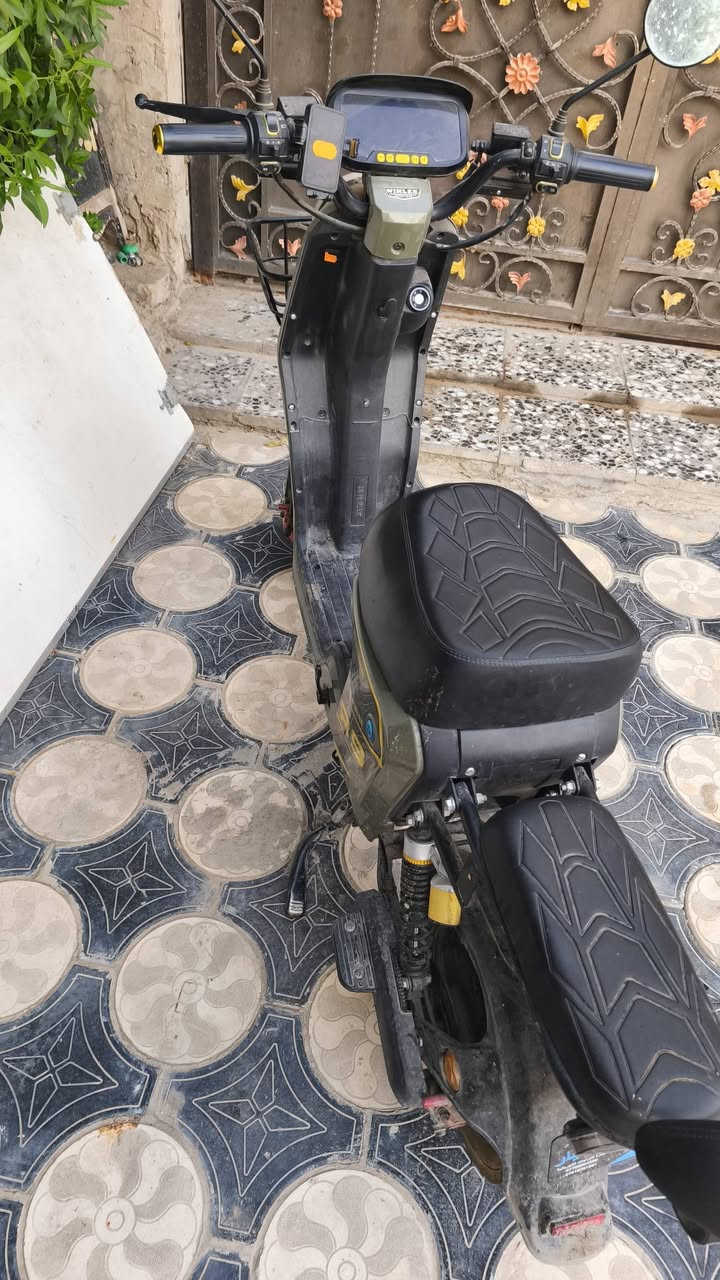 سلام عليكم
دراجه R9 للبيع 

تفاصيل بريك دسك 

خمس بطاريات قوي بيه شلع زينه لون زيتوني 

مواصفات باقي معروفه 

فقط R دكمه ماته تحتاج تنظيف دراجه ممتازه صارلي 5 اشهر من مشتريه سعره 450 و بيه مجال للشراي 

تنويه ما اريد على ماسنجر فقط واتساب ***********
عنوان النجف الاشرف
