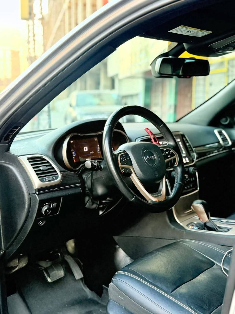 سلام عليكم للبيع Jeep🩶

مديل2014

السياره لمتدد فول 1/1 ماشيه 100mil

محدثه داخل وخارج كله اصلي حادثها دعاميه اماميه بل عراق نصف باب صبغ  سعر 215 سياره بسمي بالعافيه الياخذها جديده حيل اي ستفسار على هذا رقم ***********
