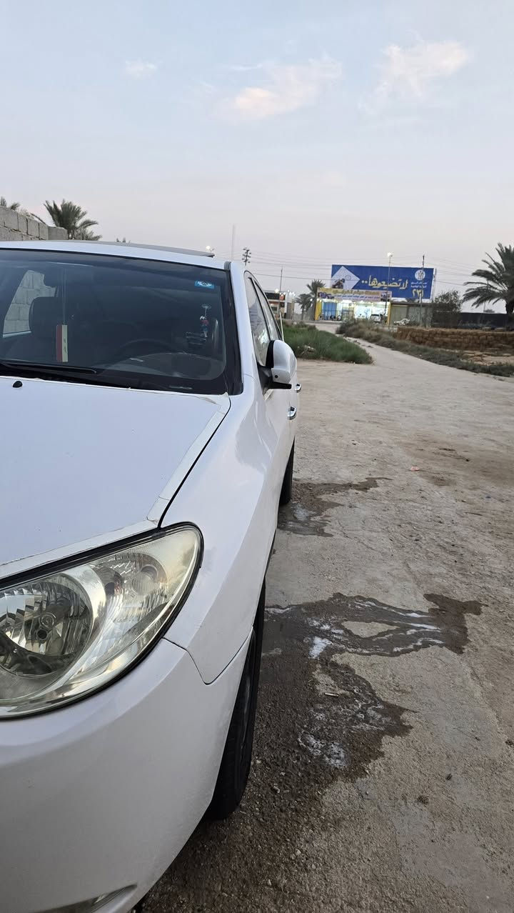 سلام عليكم الانتره 2011 سياره حلوه وجديده معنا الكلما دخم تاير حدادي جديده تبريد شغال ثلج سياره منقصه برغي وبسمي ثاني يوم بسمك ول سونار وي الصور ***********
