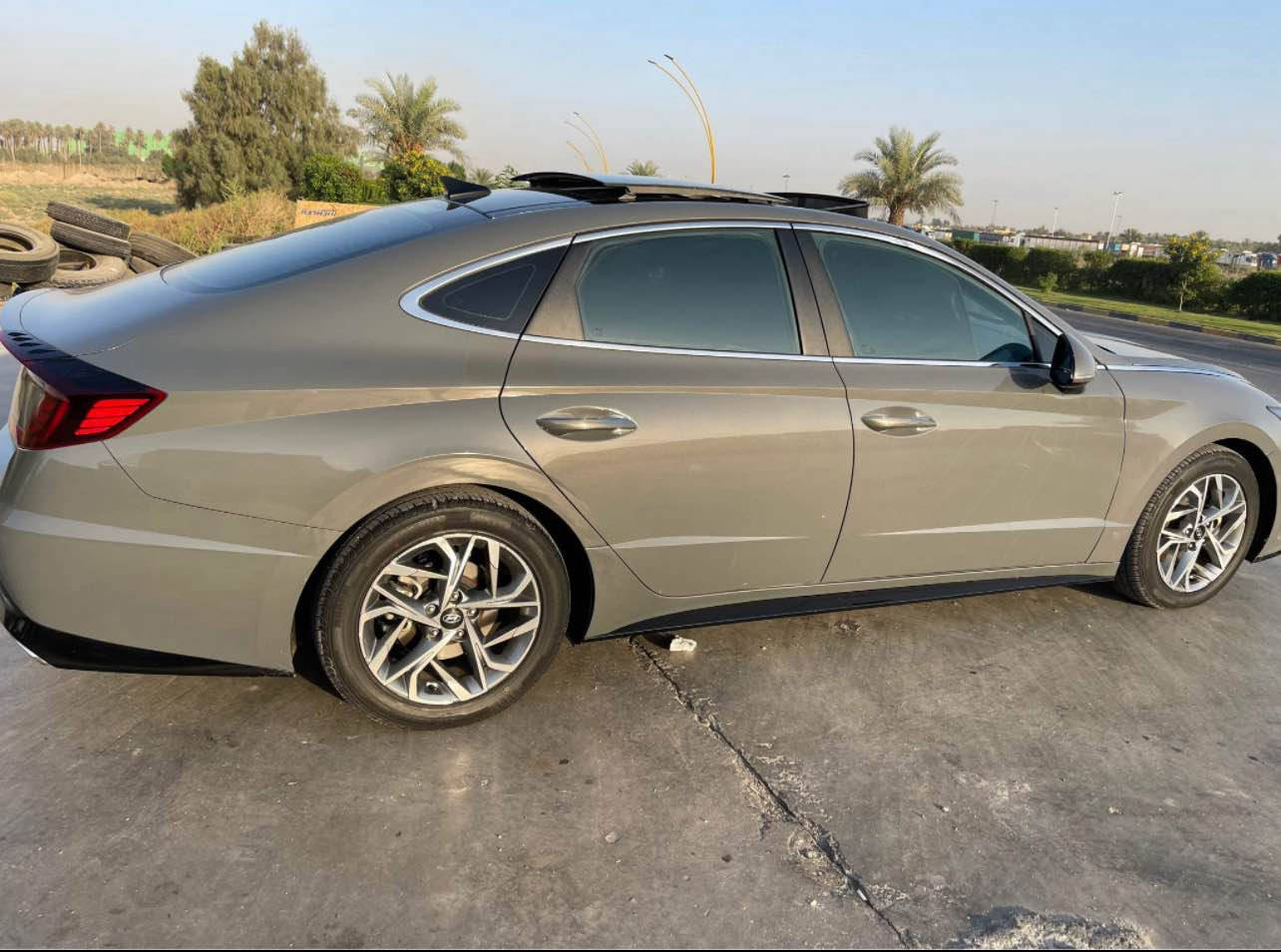 سوناتا 2023 فول مواصفات SEL امريكي 

الحادث :- سطحي مرفق في المنشور + سونار جاهز 

المواصفات 🔥:-

1- بصمة تشغيل 
2- بصمة ابواب لمس 
3- سقف بانوراما بالكامل 
4- تحكمات ستيرن 
5- رادارات جانبيه وخلفية وامامية (360 درجة)
6- قيادة ذاتية 
7- مثبت سرعة 
8- اوتو هولد 
9- سايد بريك دكمة
10- كار بلي + اندرويد اوتو 
11- شاشة ديجيتال 
12- كامرة خلفية 
13- تدفئة وتبريد قطعتين + الكشنات
14- كير بيانو (دكم) 8 سرعات 
15- انظمة قيادة 5
16- اشاير بالمري 
17- لايت زينون 
18- كشن قيادة كهربائي 
و بعد المواصفات الباقية معروفة 

المحرك :- 2500GDI (تنفس طبيعي ) المرغوب والقوي والاقتصادي 🔥

السنوية :- معوقين تنتهي ب2030 وكالة عامة بضمان 

رقم المركبة :- بابل دولي (انكليزي)

السعر :- 170$ قفل 

العنوان :- كربلاء - البوبيات  

رقم الهاتف : *********** كربلاء, العراق
