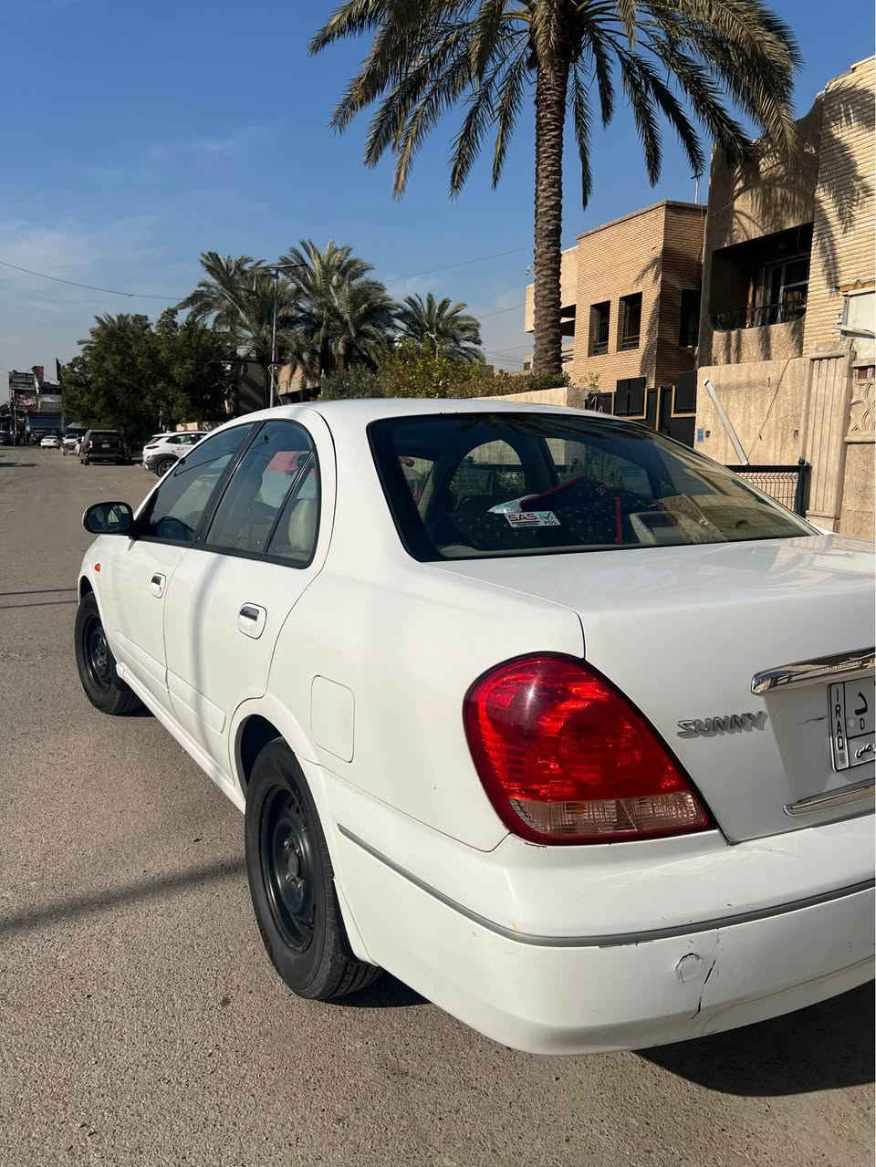 السلام عليكم 
نيسان صني مديل 2009 
سيارة جديدة استخدام شخصي 
مكفولة من كفالة عامة من الضربة والحادث 
بيها صبغ بسيط بدون معجون منشور بالسونار:***********
السعر/107
العنوان: بغداد /القاهرة بغداد, العراق
