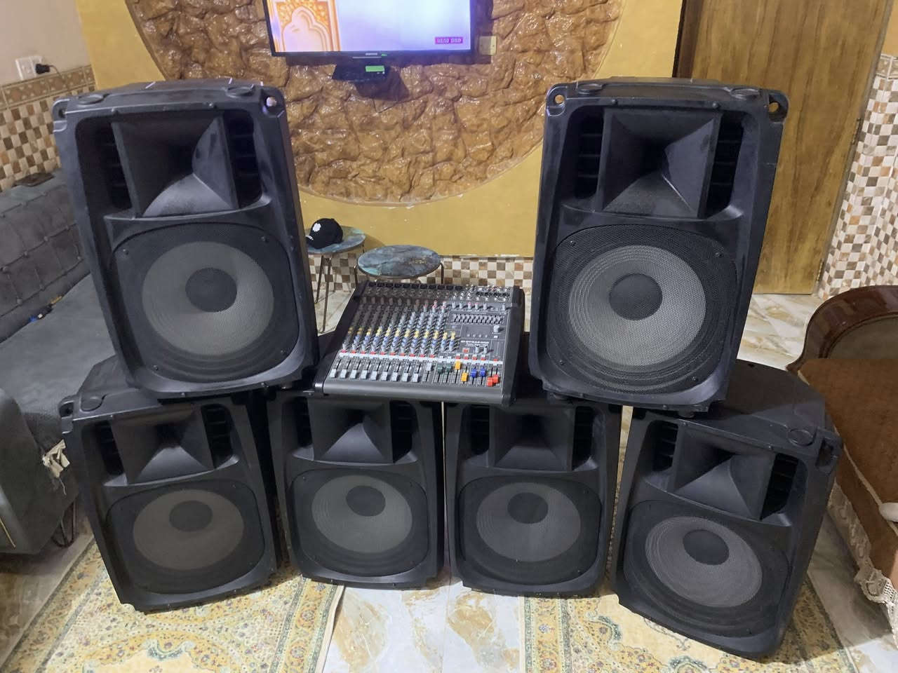 جهاز داينكور 1000كوبي ضارب بي خط واحد وسماعات دبليو 17 مستخدمات شي قليل كلش ولسعر خاص وهاذه رقمي ***********
