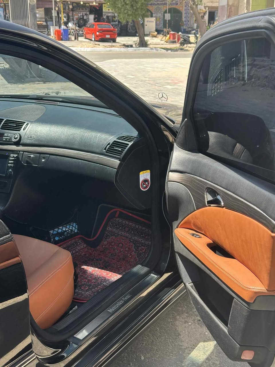 E350 خليجيه 2008
السياره عليها كت دعاميات او دوس amg

غرفه لون قرميدي amg 

بكلايتات لد 

حلوك amg

دركه ام الشفتات amg 

شاشه اندرويد اخر اصدار

ويل كب حجم 18 amg 

تايرات برجستون امامي خلفي

اناره محيطيه 

لحيه اماميه كاربون فايبر amg

مواصفات السياره 

1-بنوراما

2-كشنات جلد كهرباء خزن 

3-بردات خلفيه كهرباء

4-حساس امامي خلفي

5-بصمه 

6- تبريد قطعتين 

7-كامره 

8-لايت زنون عالي ناصي 

9-السياره اكسل مو فورمتك 

10- المري كهرباء او قلاب 

السياره مكفوله بدون قطره صبغ 

بيها جاملغ اوباب مبدلات نفس اللون وكاله 

والقديمات موجودات اثر شخط 

السياره كير محرك حداديه كهرئيات كولهن بشرط الفحص 

حبايب السياره مصروف عليها هواي او مااعتقد اكوً وحده هيج مصروف عليها 

السياره برغىً ماناقصها 

عليها ادامه كامله من بلكات بخاخات مجاول 

تجي تفحص وين متريد اويبقى النظيف غالي 

سعر السياره 170ورقه او بيها مجال 

مكاني حله 

***********
