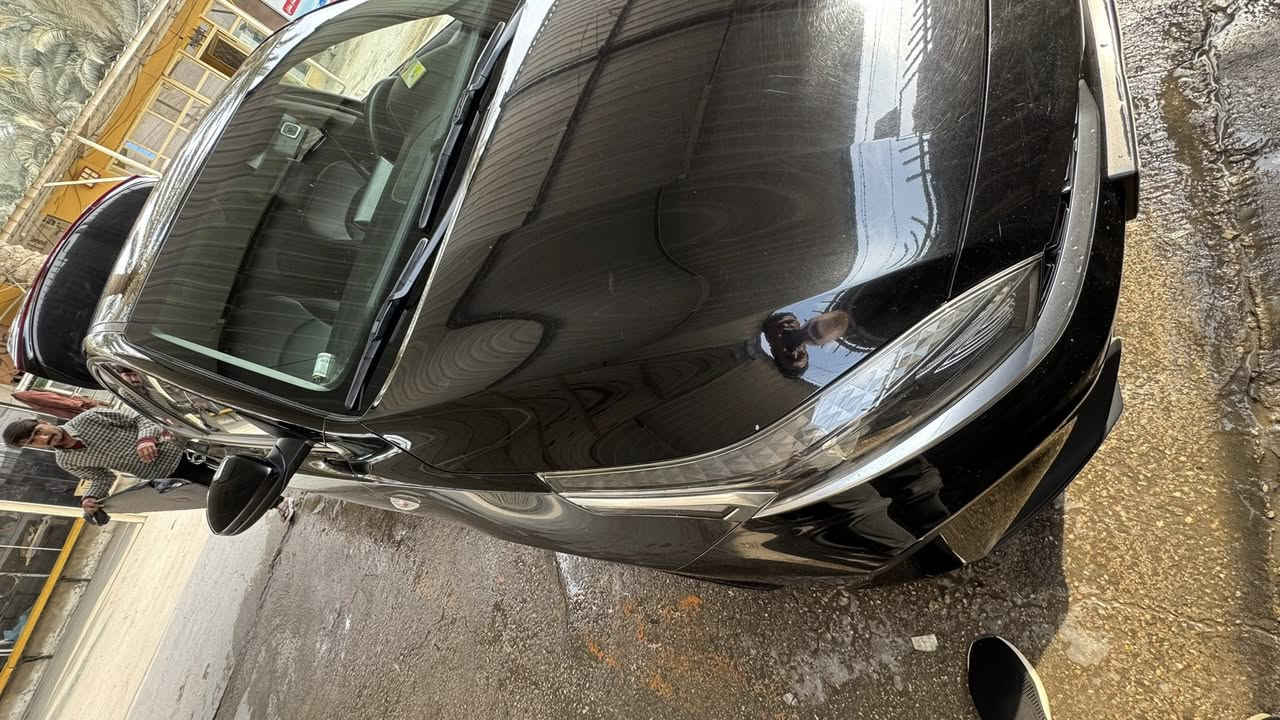 السلام عليكم كي 3 موديل 22
امريكي محرك 1600 

تحكمات

تدفئه بالكشنات

مري شفط

بلوتوث 

حساس خلفي

قياده ذاتيه 

توقف ذاتي

سونارها موجود برغي مامفتوح بيها
سعرها 160 وبيها مجال  

***********
