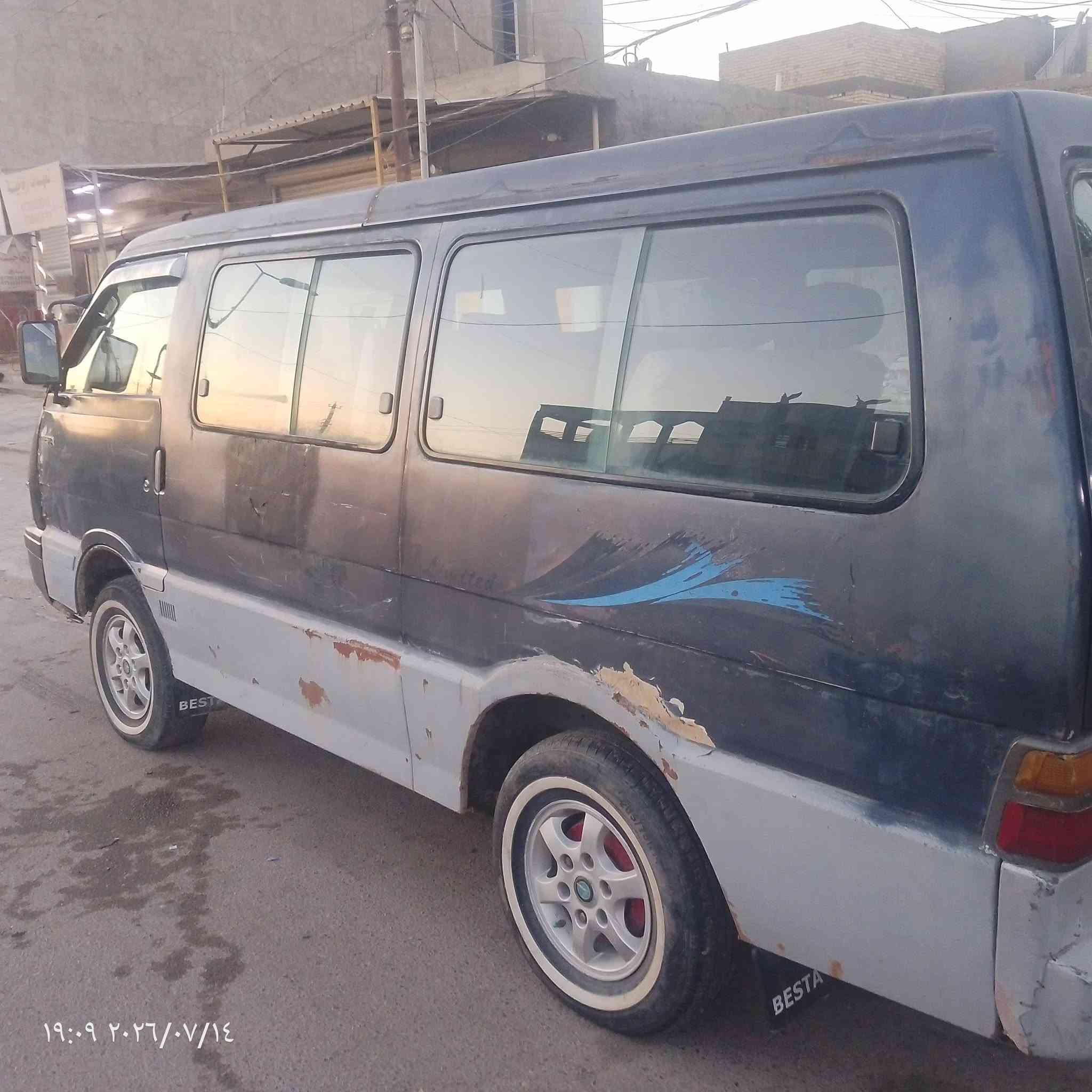 سلام عليكم مرخصت مدير الكروب كيه بسته موديل 94بغداد سياره جاهزه بيهه شاصي 1جوه العبري مصلح واي نقص مابيهه تخم تاير دوشمه كاعيه كله جديد وبسمي ومامطلوبه/مكان بغداد تقاطع درويش المعالف ***********/ومعروضه28

