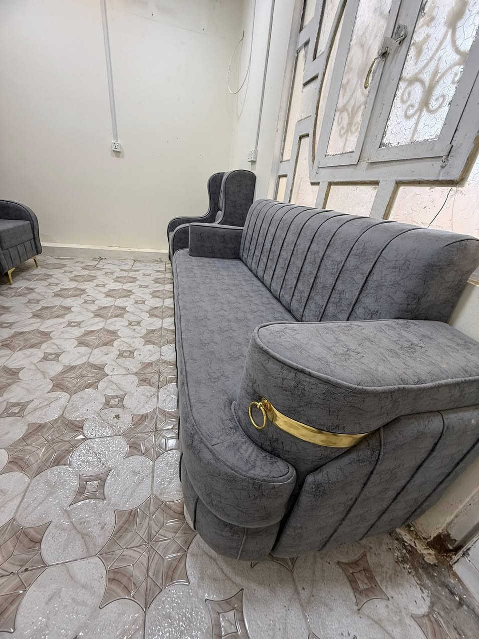 غراض بيت للبيع بسعر مناسب
كاونتر  4 متر
2 متر ملحق
2 متر ارضي
داخل المنيوم وخارج Hdf
ابوابه هايدروليك  
خلاط ايطالي 
————
قنفات تسكام خشب ثقيل
8 مقاعد 5 قطع
للبيع بسعر مناسب 
لاتصال ***********
